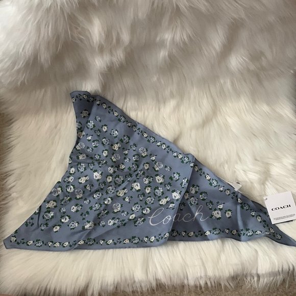 COACH Tea Rose Print Silk Diamond Scarf Set of 2 in Chalk/Mist Blue - Picture 4 of 6